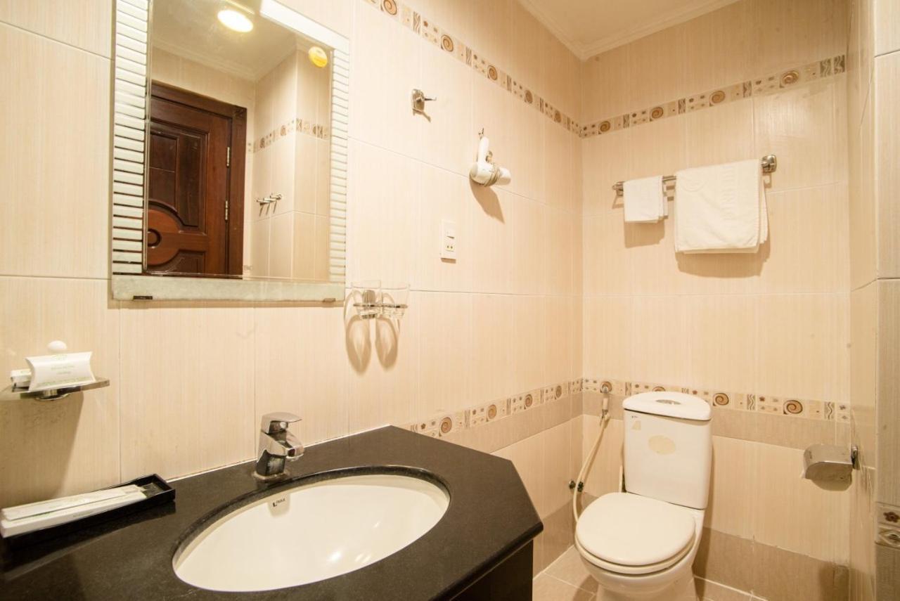 Binh Hung Hotel Хошимин Екстериор снимка