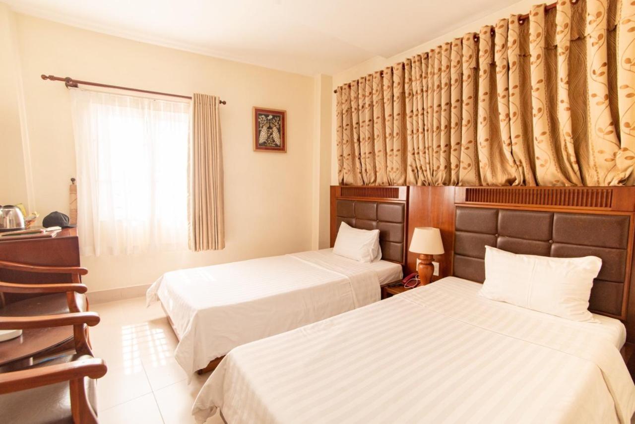 Binh Hung Hotel Хошимин Екстериор снимка