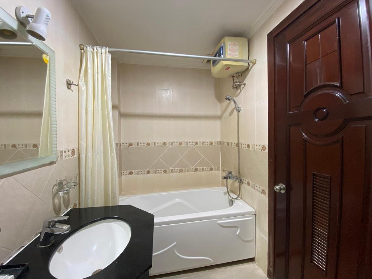 Binh Hung Hotel Хошимин Екстериор снимка